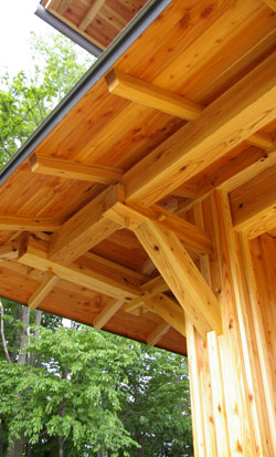 大きな庇の写真